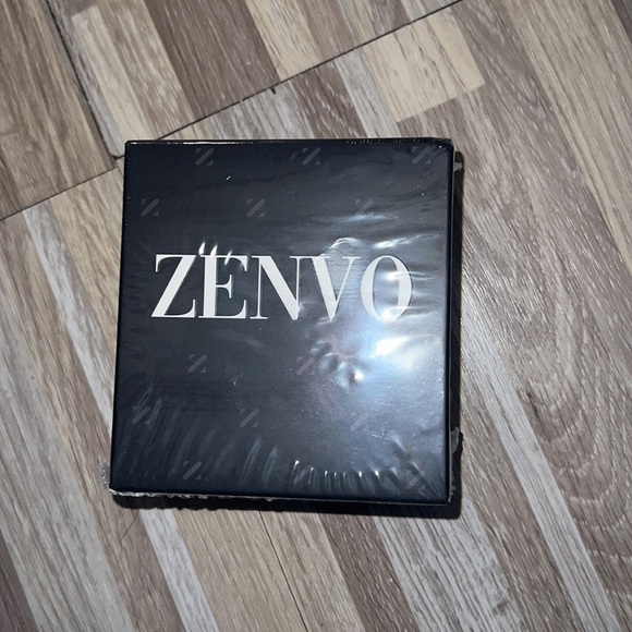 Zenvo bumblebee yellow wireless earbuds - Picture 5 of 5